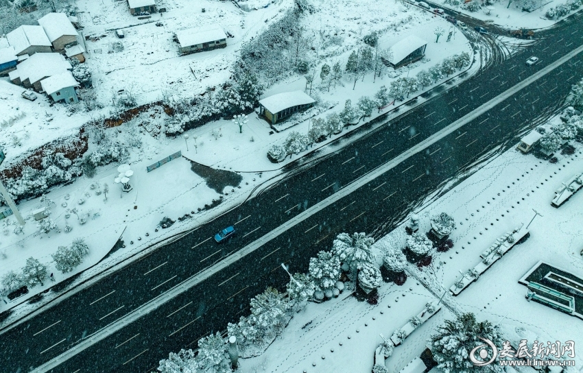 清扫后干净通畅的道路